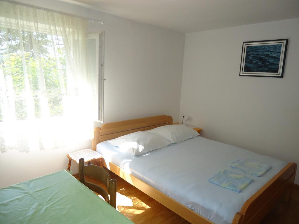 Omis Apartment On The Beach Exterior photo